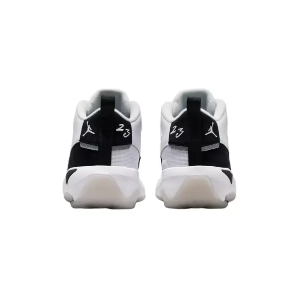 Jordan Max Aura 7