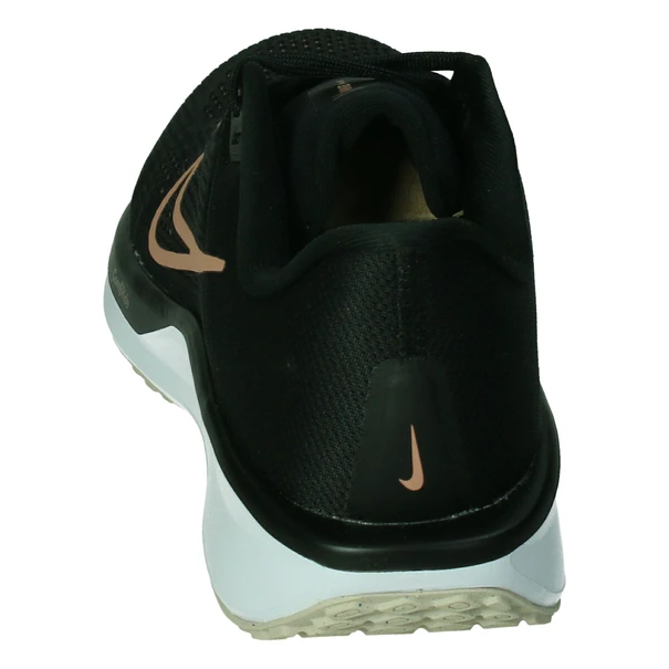 Nike Quest 6