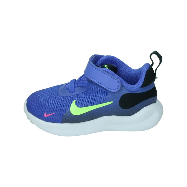 Nike Revolution 7