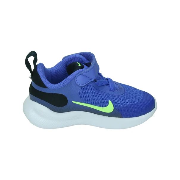 Nike Revolution 7