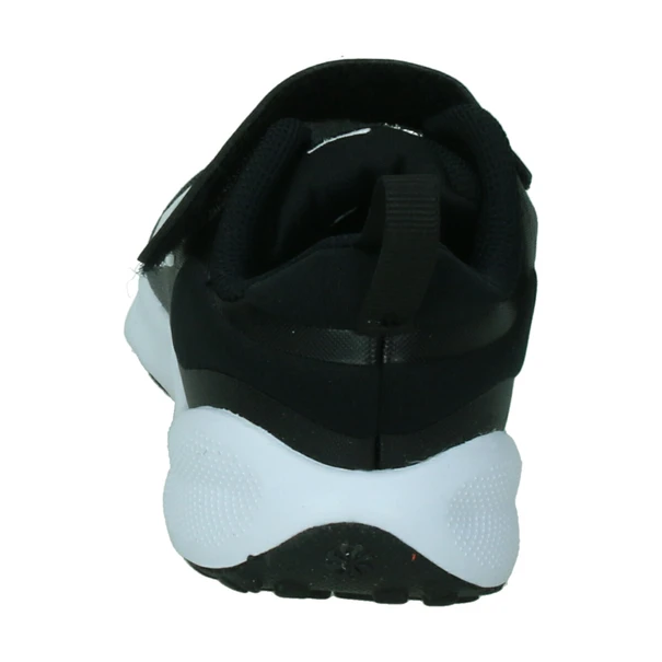 Nike Revolution 7