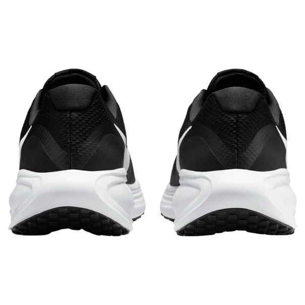 Nike Revolution 8