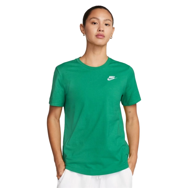 Nike Sportswear Club Essential t-shirt
