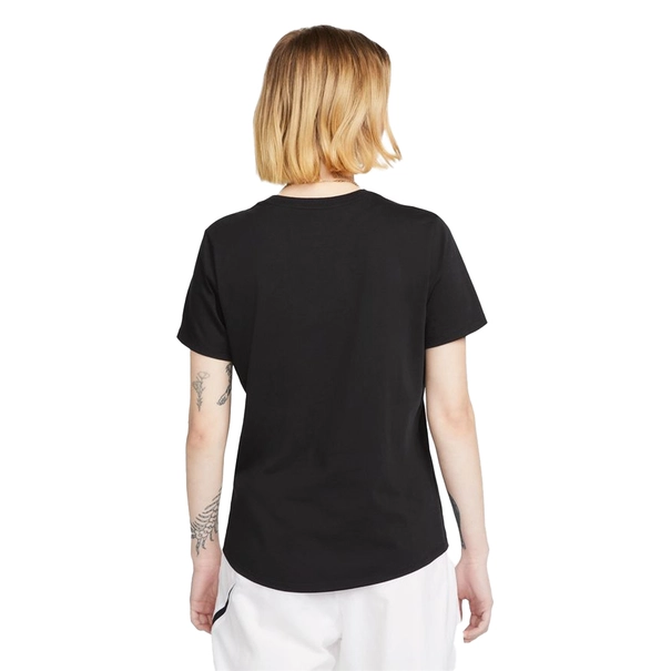 Nike Sportswear Club Essentials T-Shirt