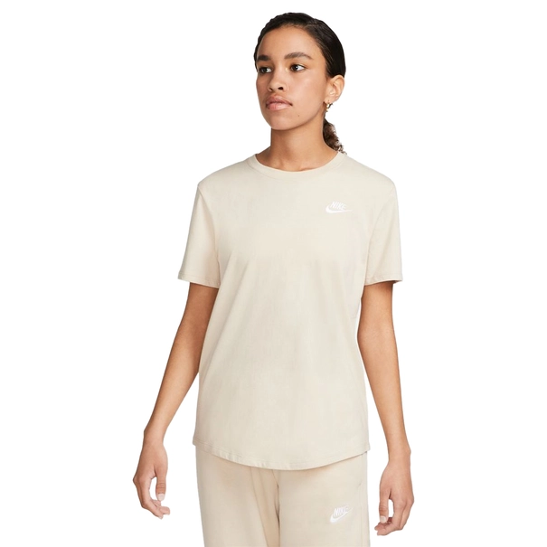 Nike Sportswear Club Essentials T-Shirt