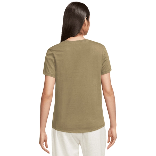 Nike Sportswear Club Essentials T-Shirt