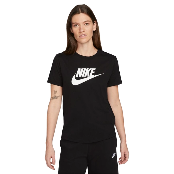 Nike Sportswear Essentials