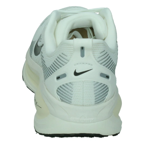 Nike Vomero 18
